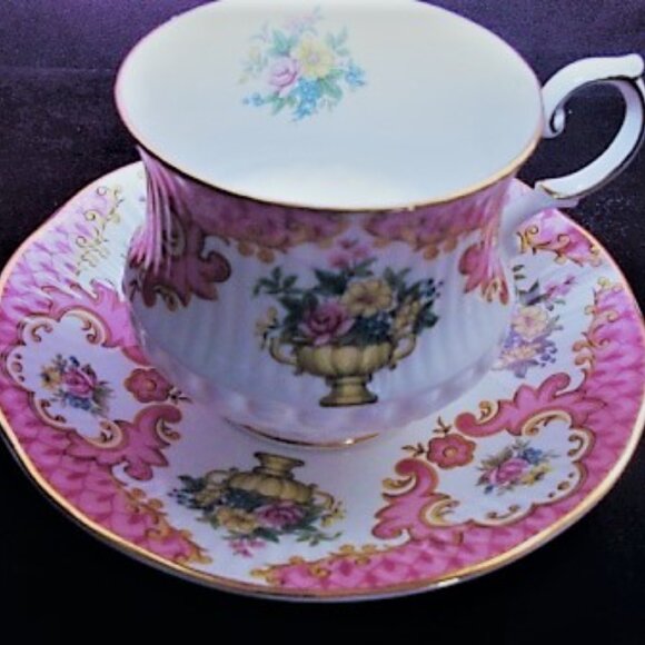 Queens Rosina Fine Bona China Tea Cup & Saucer - Picture 2 of 4